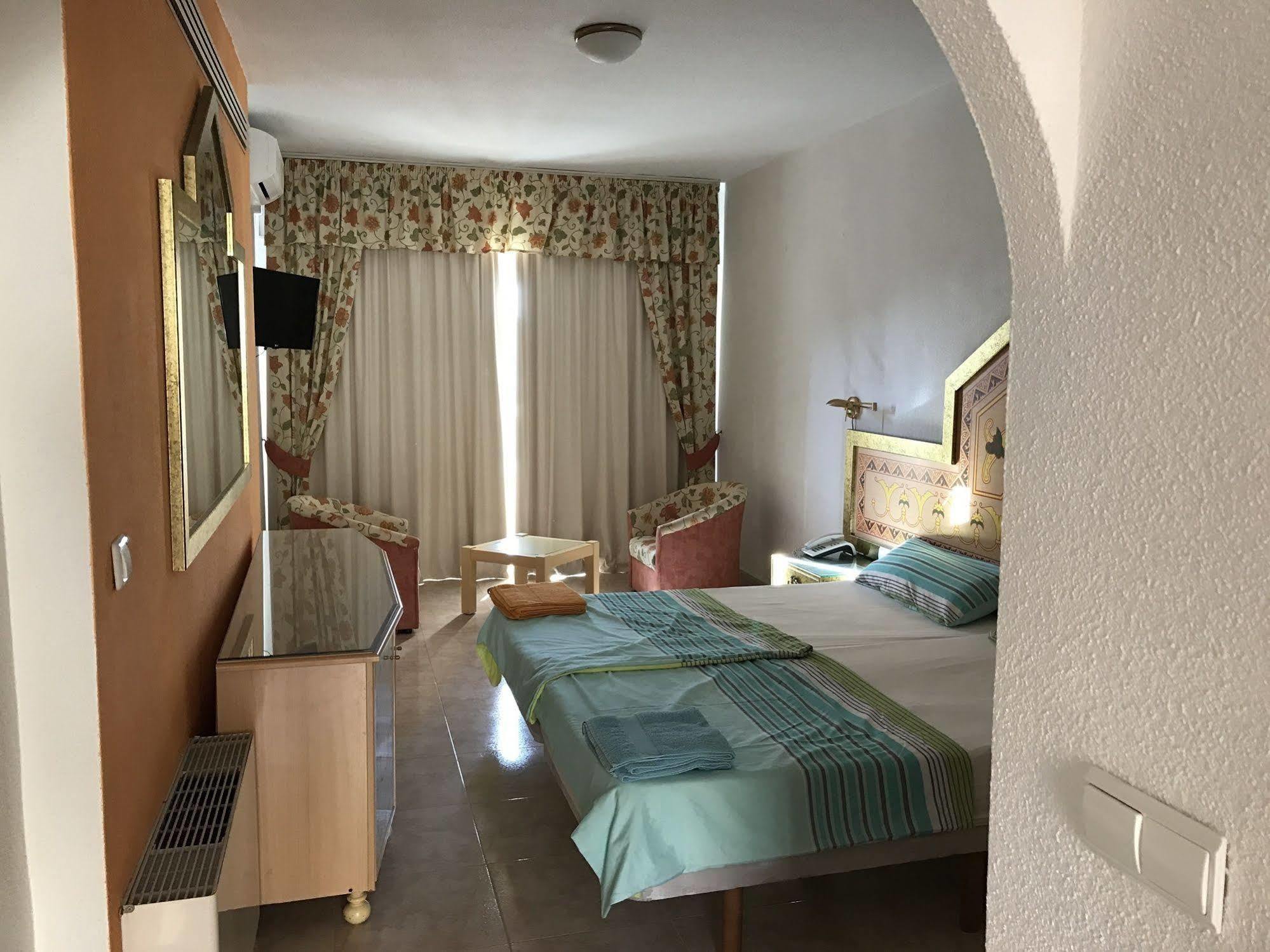 Hotel Algorfa Castillo de Montemar Екстериор снимка